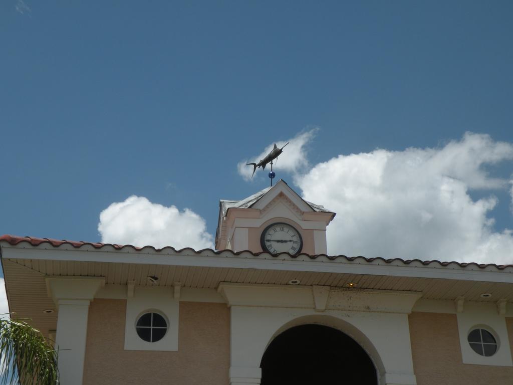 Tradewinds Homosassa Marina Resort Экстерьер фото