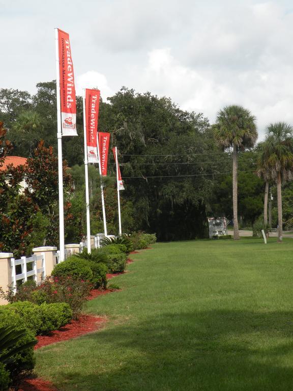 Tradewinds Homosassa Marina Resort Экстерьер фото
